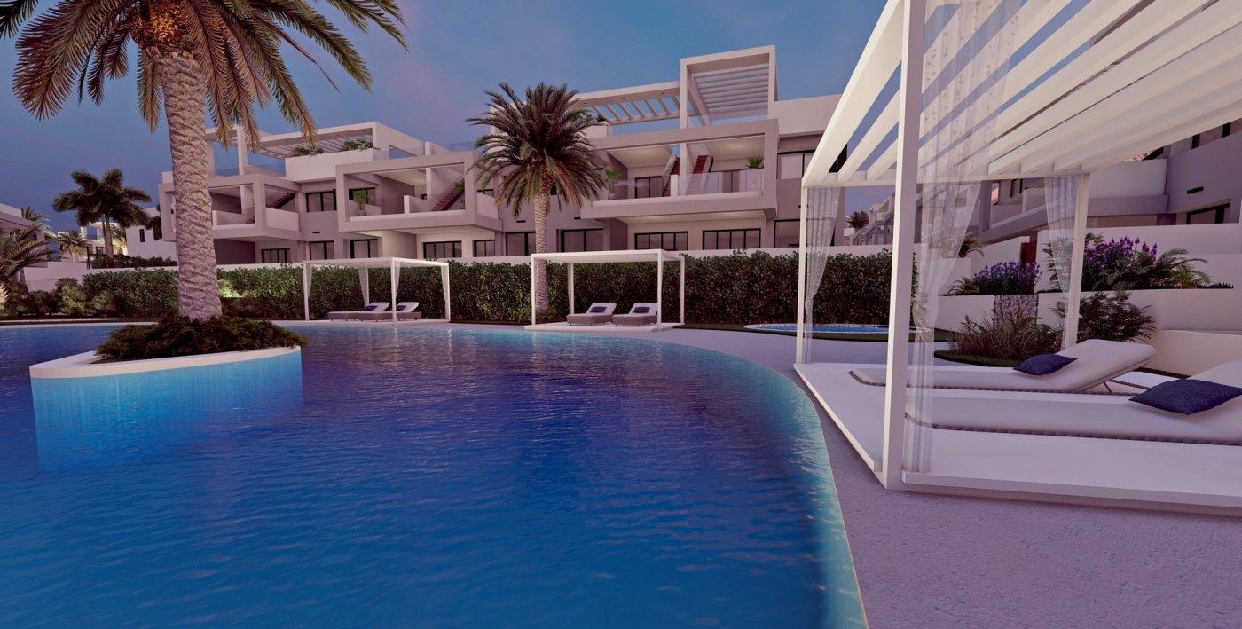 For sale of chalet in Torrevieja