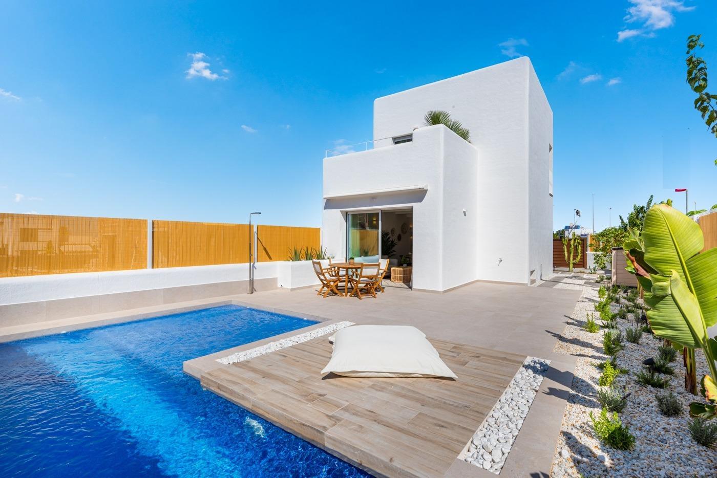 Venta de villa en Los Alcazares