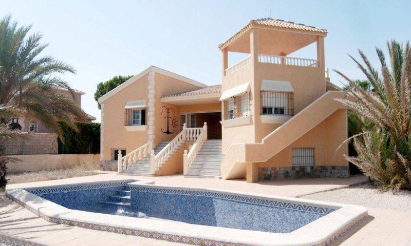 Venta de villa en La Manga del Mar Menor