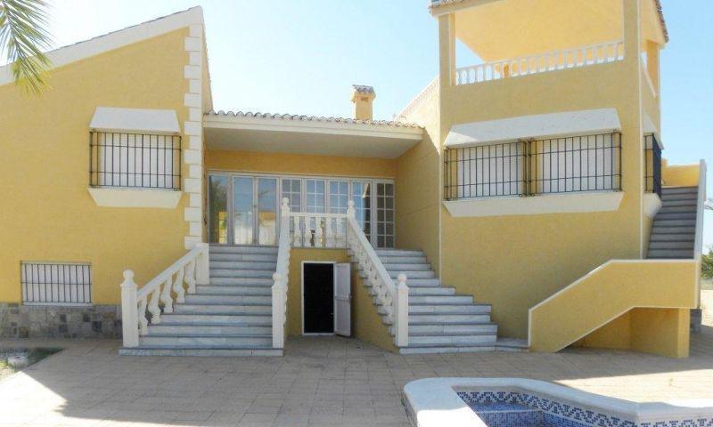 Venta de villa en La Manga del Mar Menor