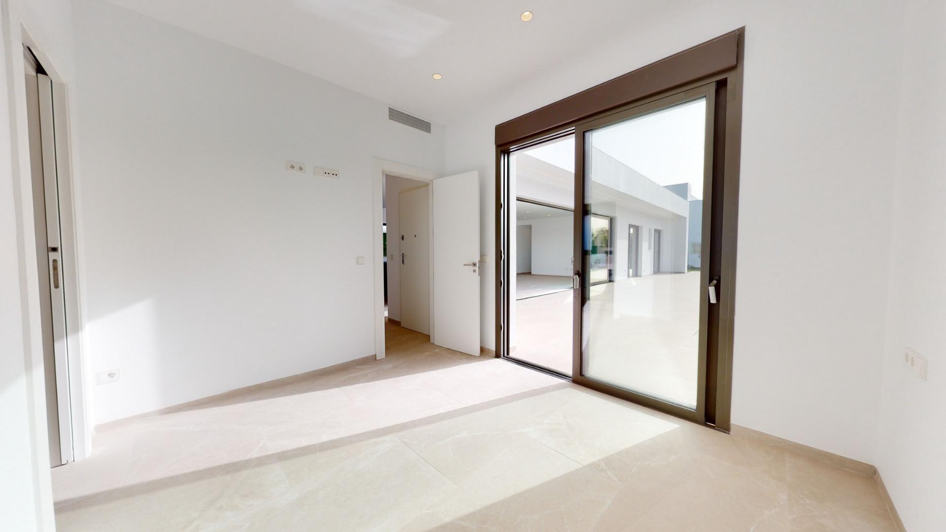 Venta de villa en Los Alcazares
