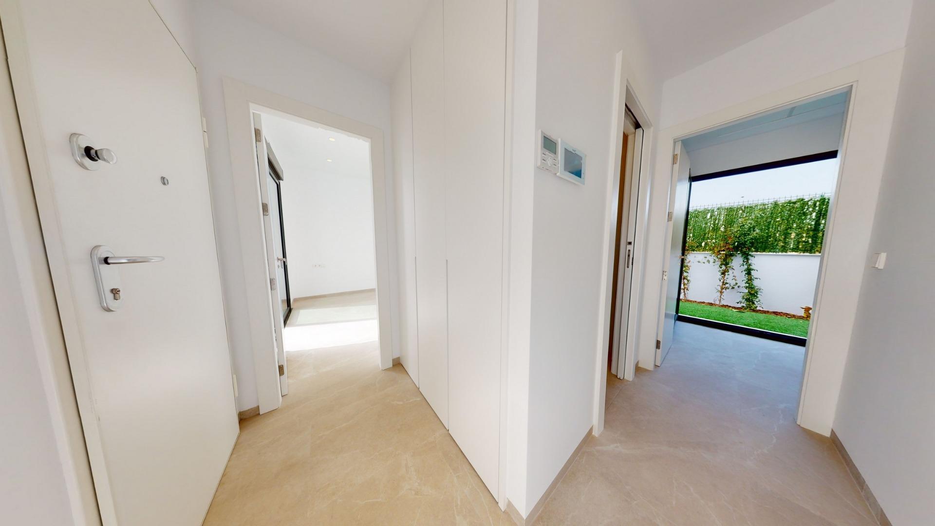 Venta de villa en Los Alcazares