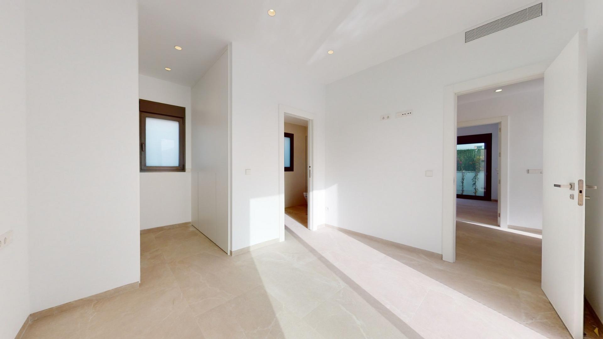 Venta de villa en Los Alcazares