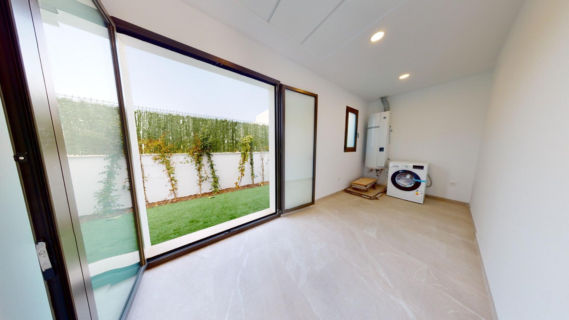 Venta de villa en Los Alcazares