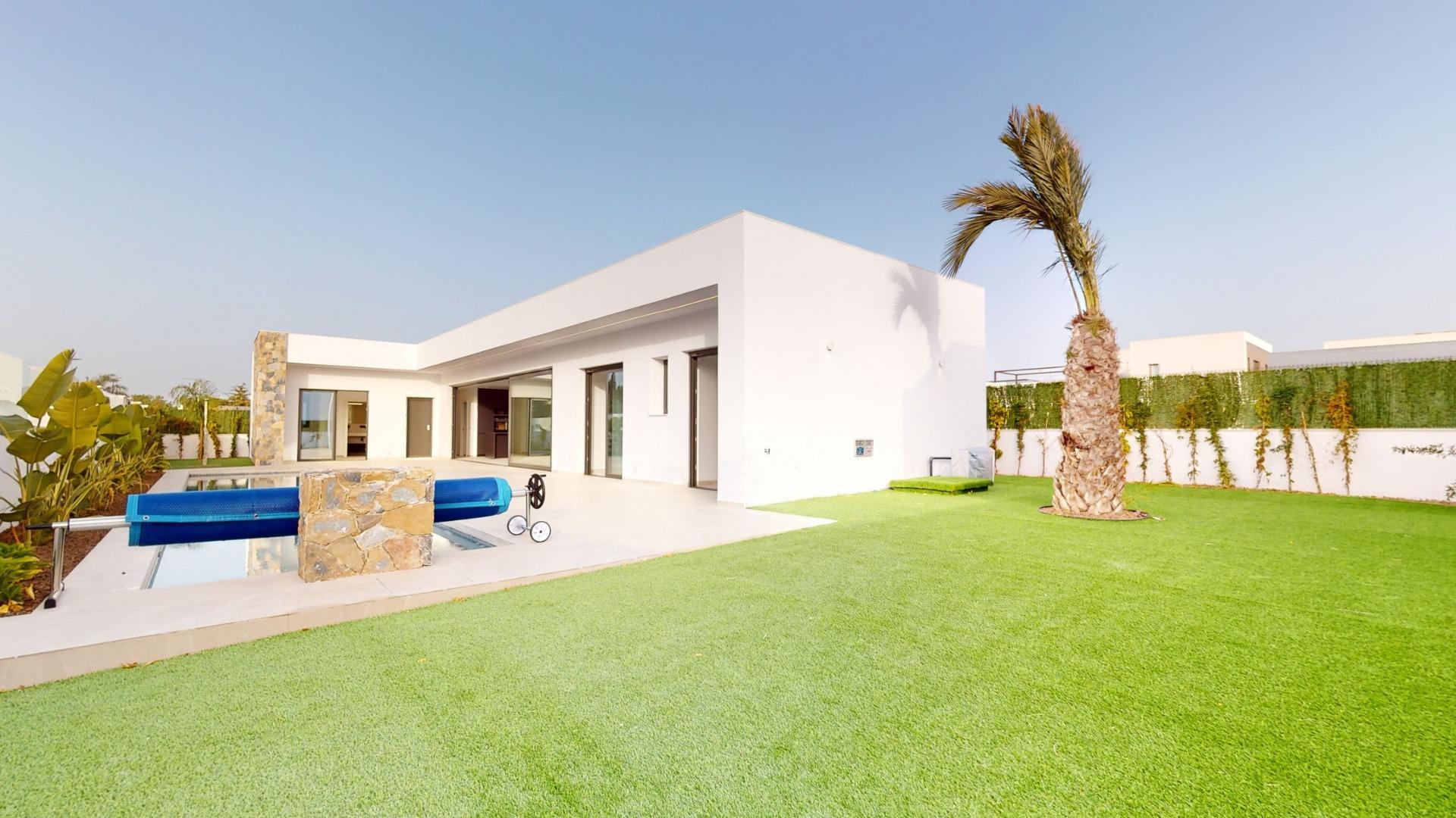 Venta de villa en Los Alcazares