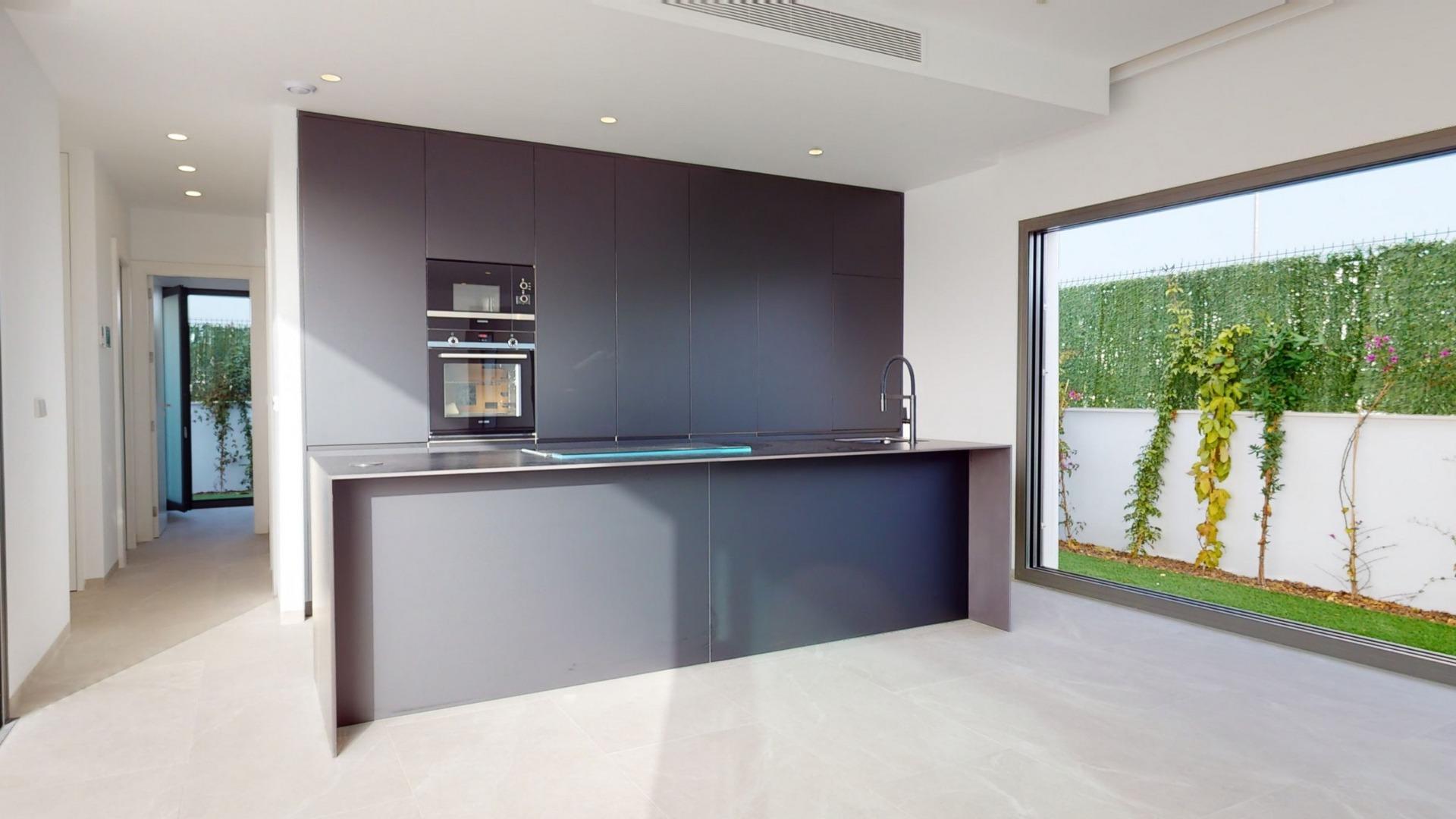 Venta de villa en Los Alcazares