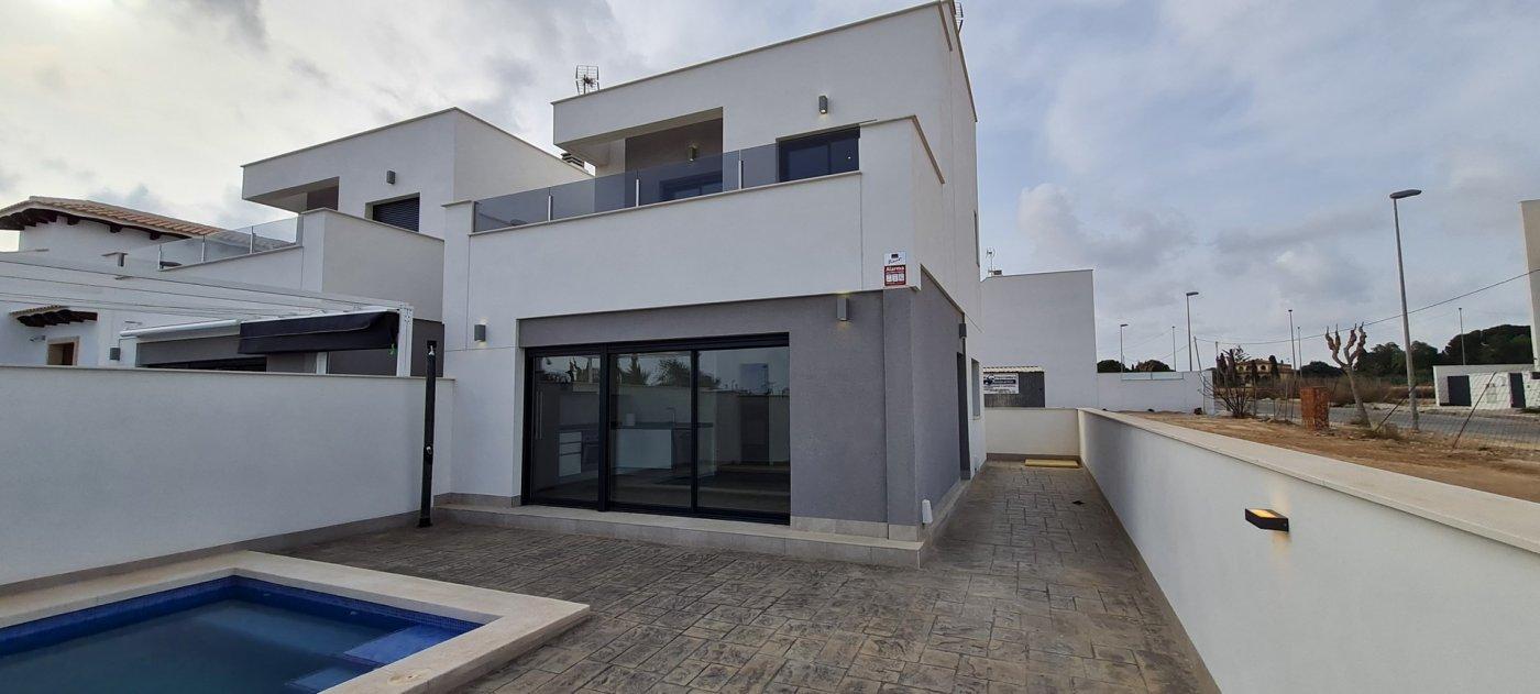For sale of villa in Orihuela Costa