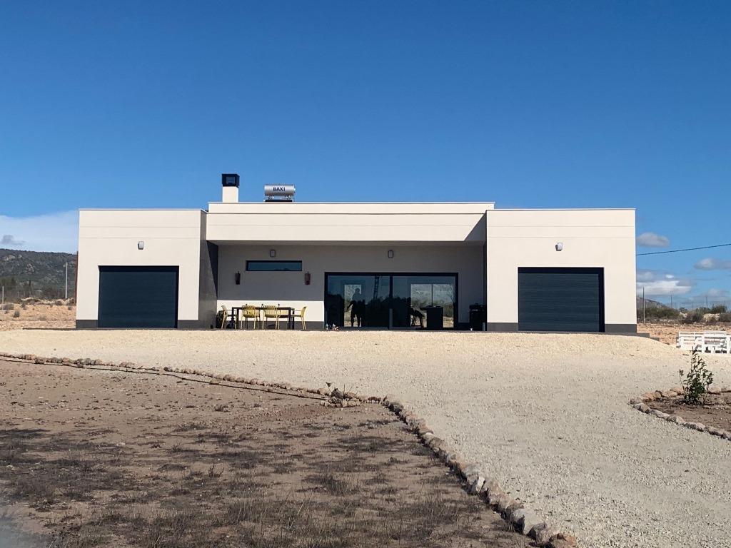 Venta de villa en Pinoso