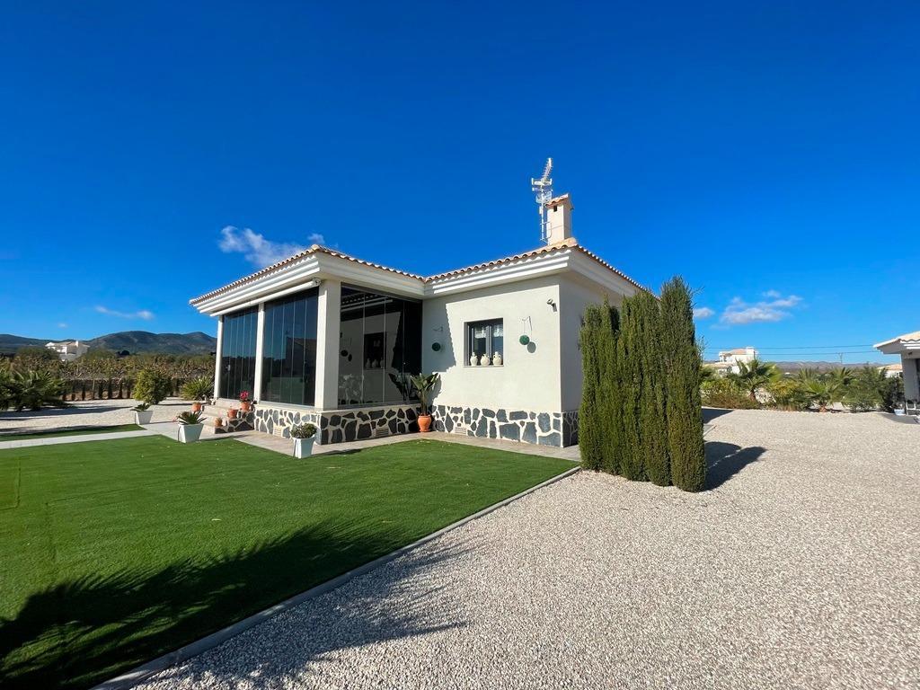 For sale of villa in Pinoso