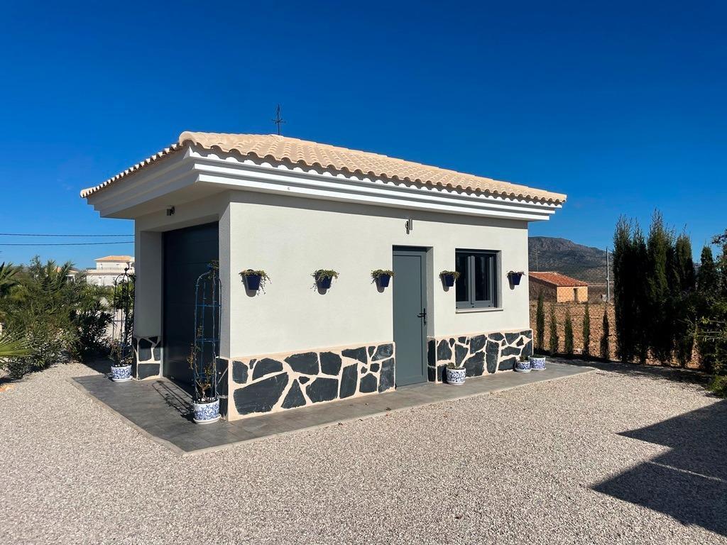 For sale of villa in Pinoso