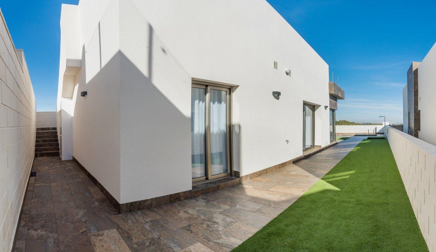 For sale of villa in Orihuela Costa