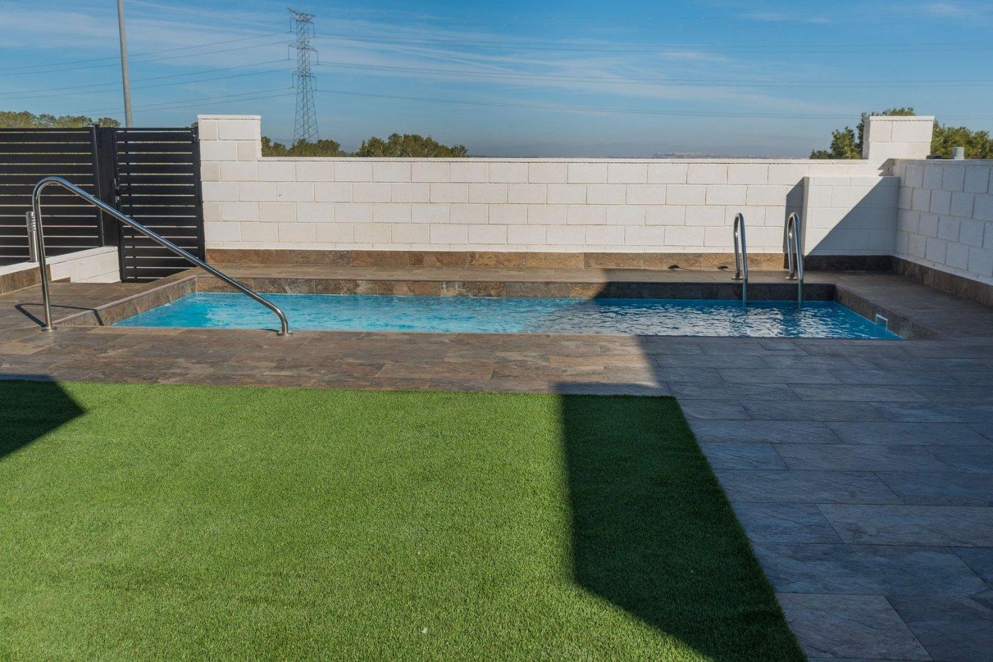 For sale of villa in Orihuela Costa