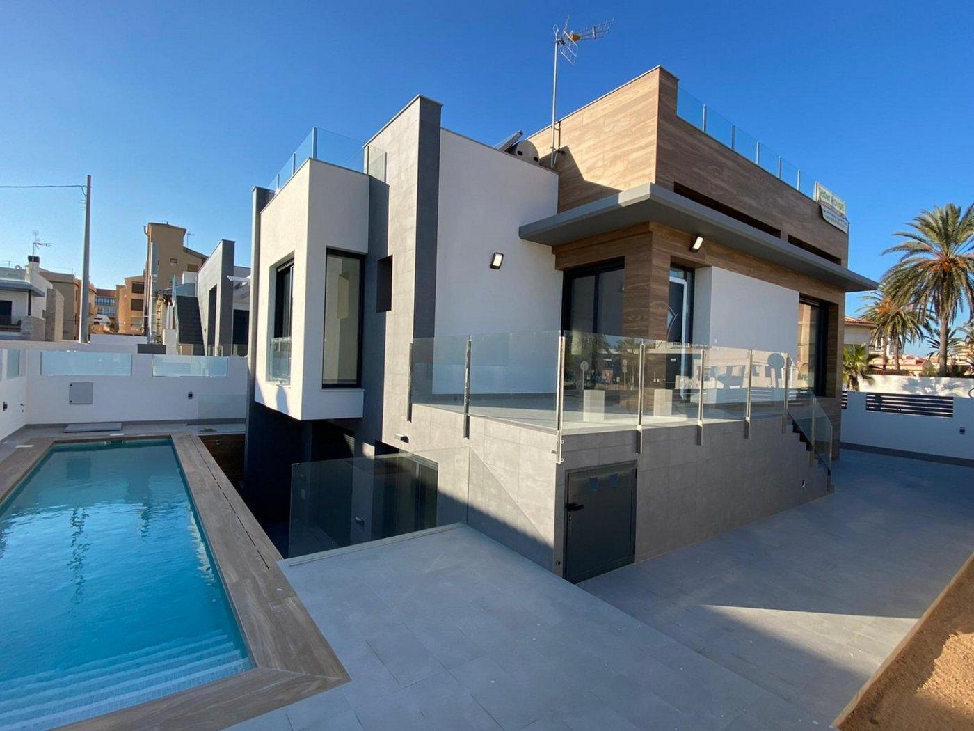 For sale of villa in Torrevieja