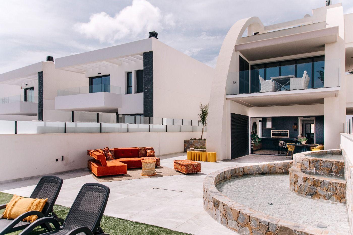 For sale of chalet in Rojales