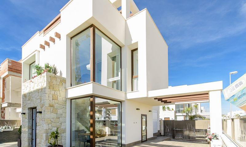 For sale of villa in Rojales