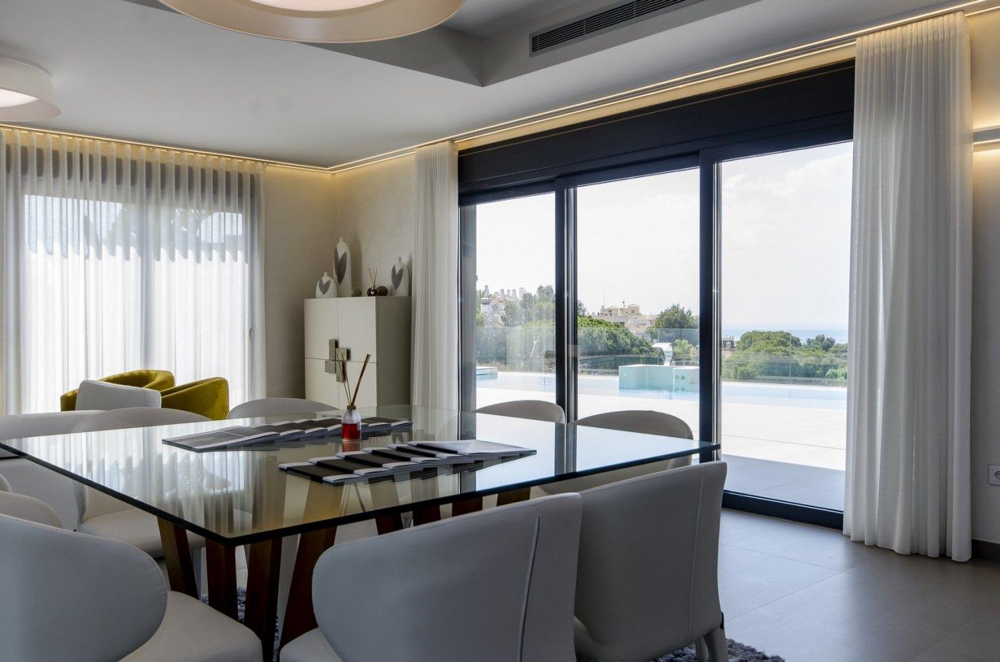 For sale of villa in Orihuela Costa