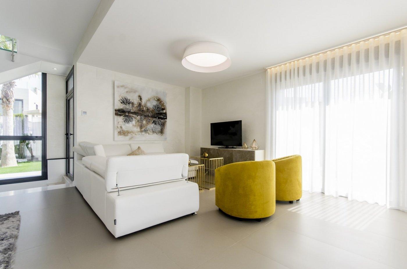 For sale of villa in Orihuela Costa