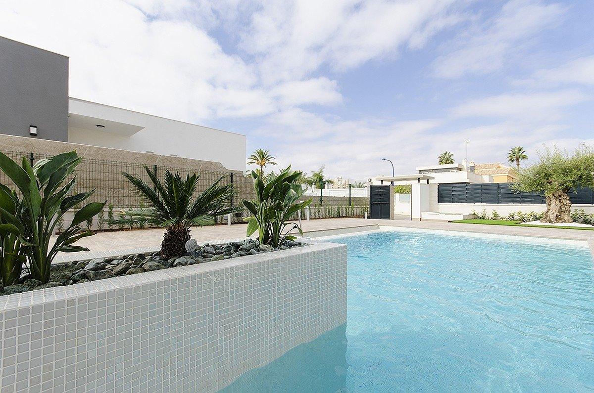 For sale of villa in Orihuela Costa