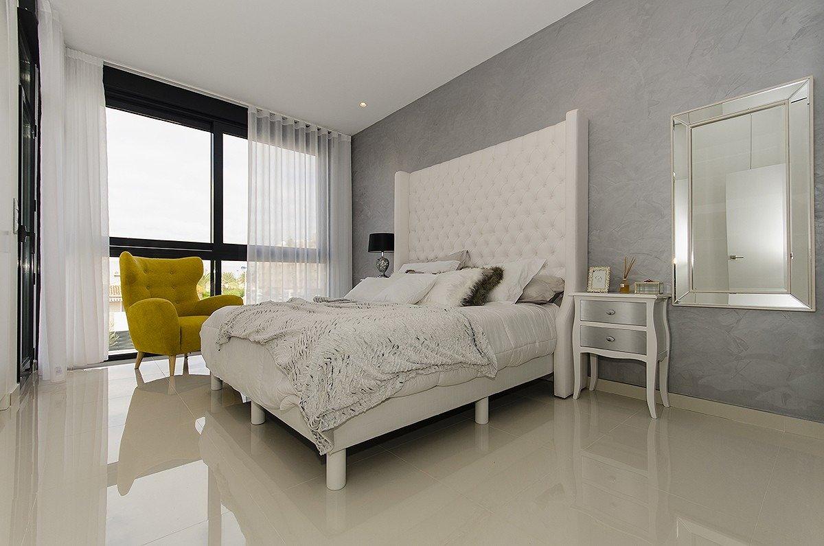 For sale of villa in Orihuela Costa