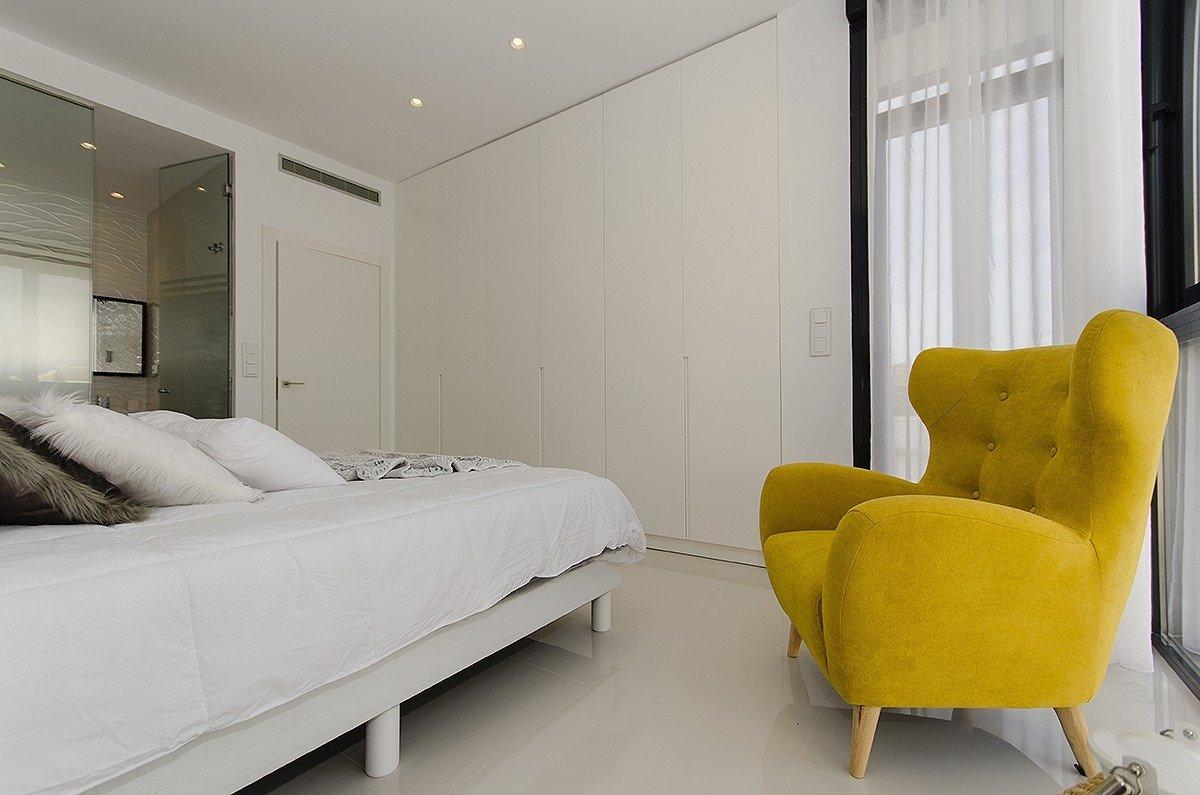 For sale of villa in Orihuela Costa