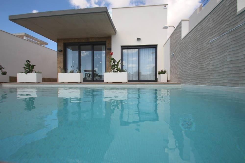 For sale of villa in San Miguel de Salinas