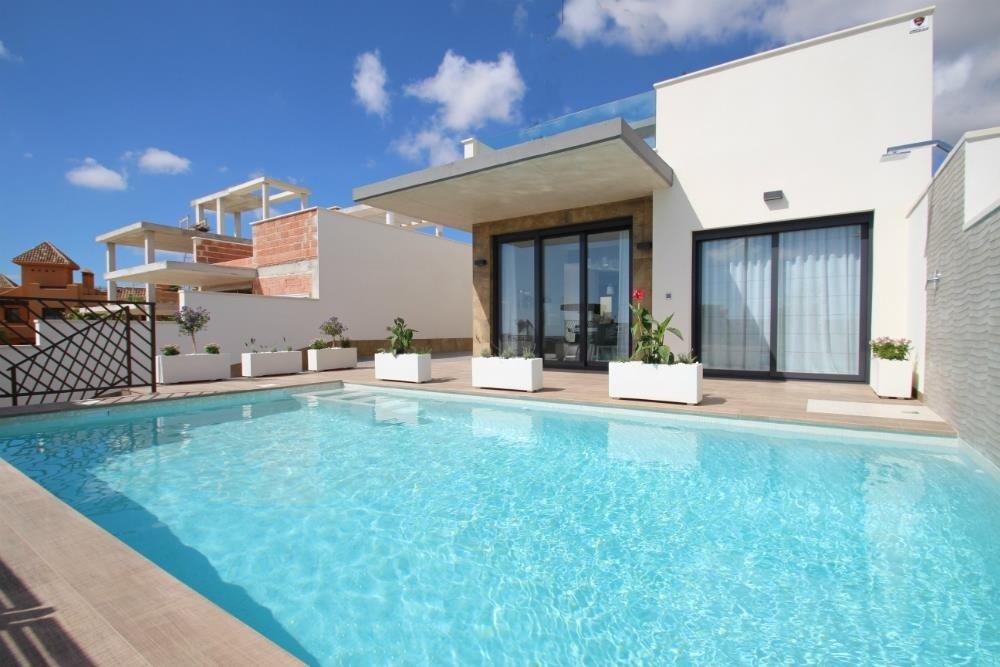 For sale of villa in San Miguel de Salinas