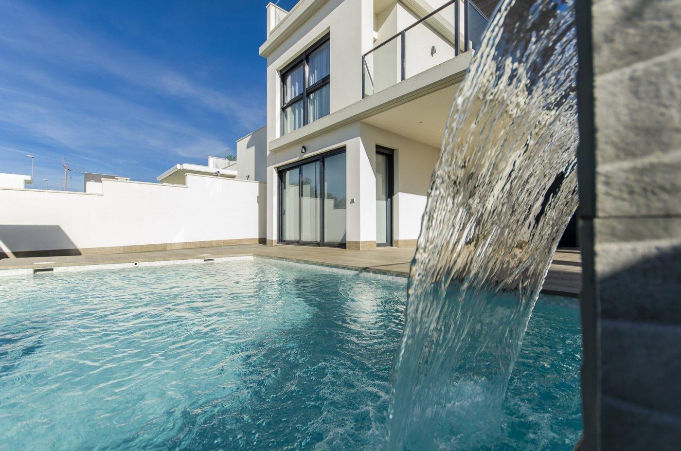 For sale of villa in San Miguel de Salinas