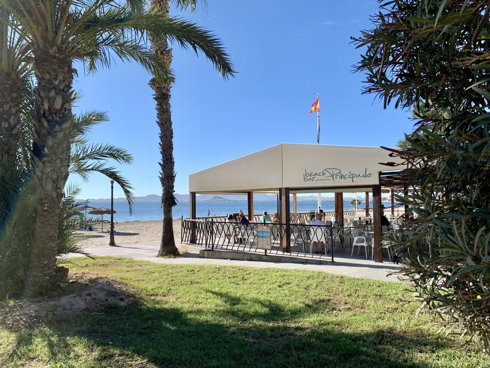 Venta de villa en Los Alcazares