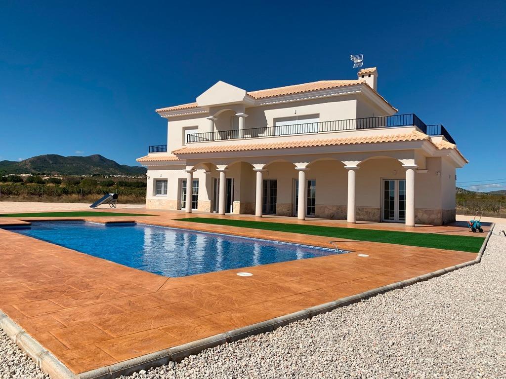 For sale of villa in Pinoso