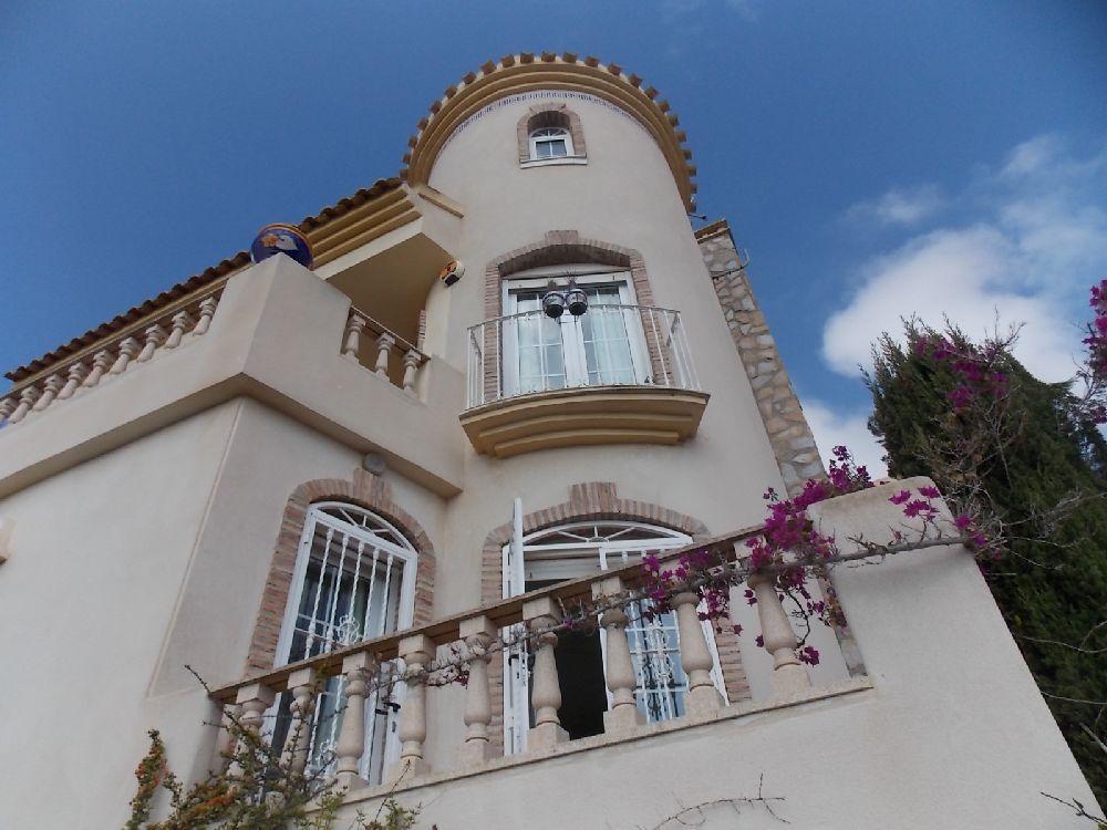 For sale of villa in Orihuela Costa