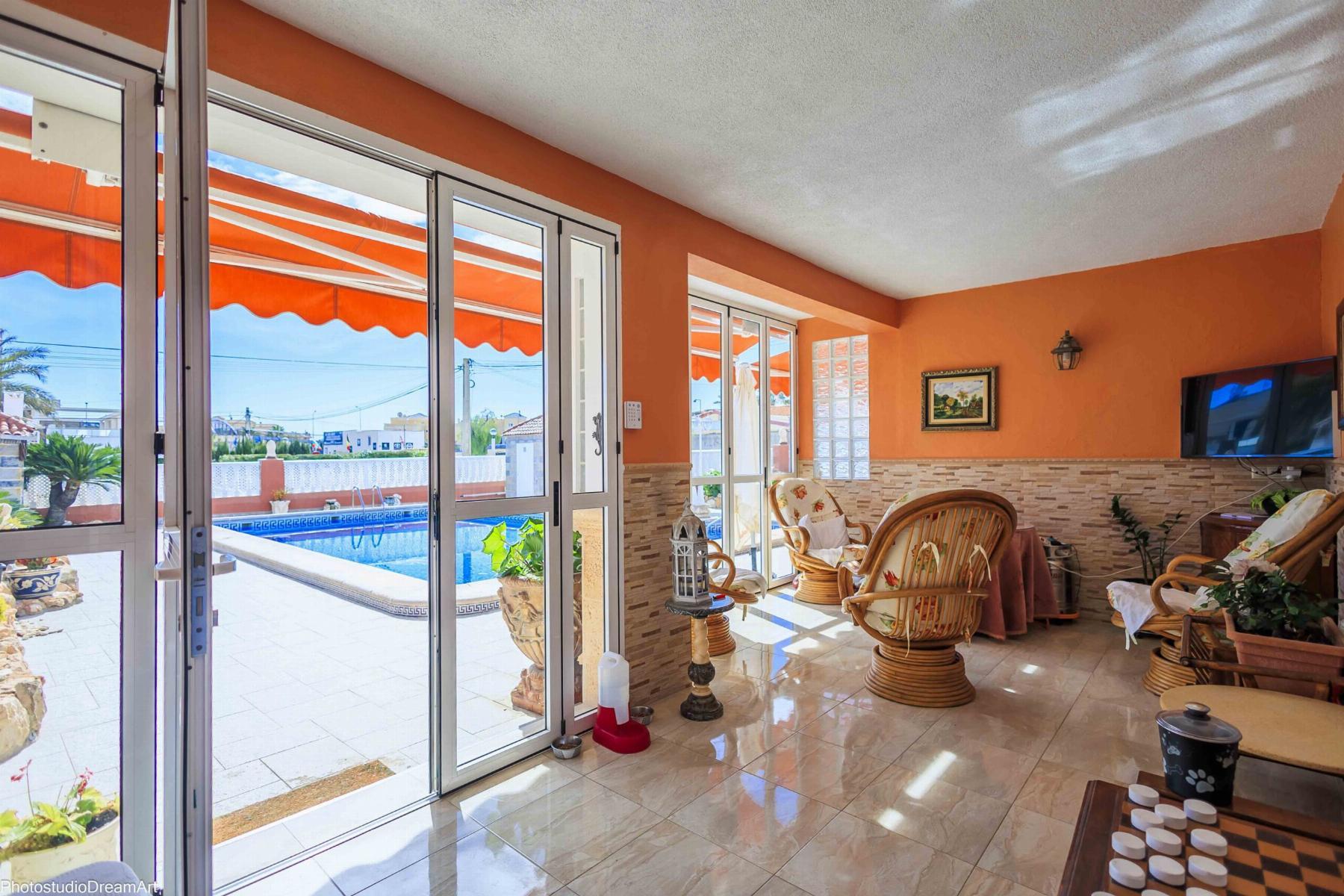 Venta de chalet en Orihuela Costa