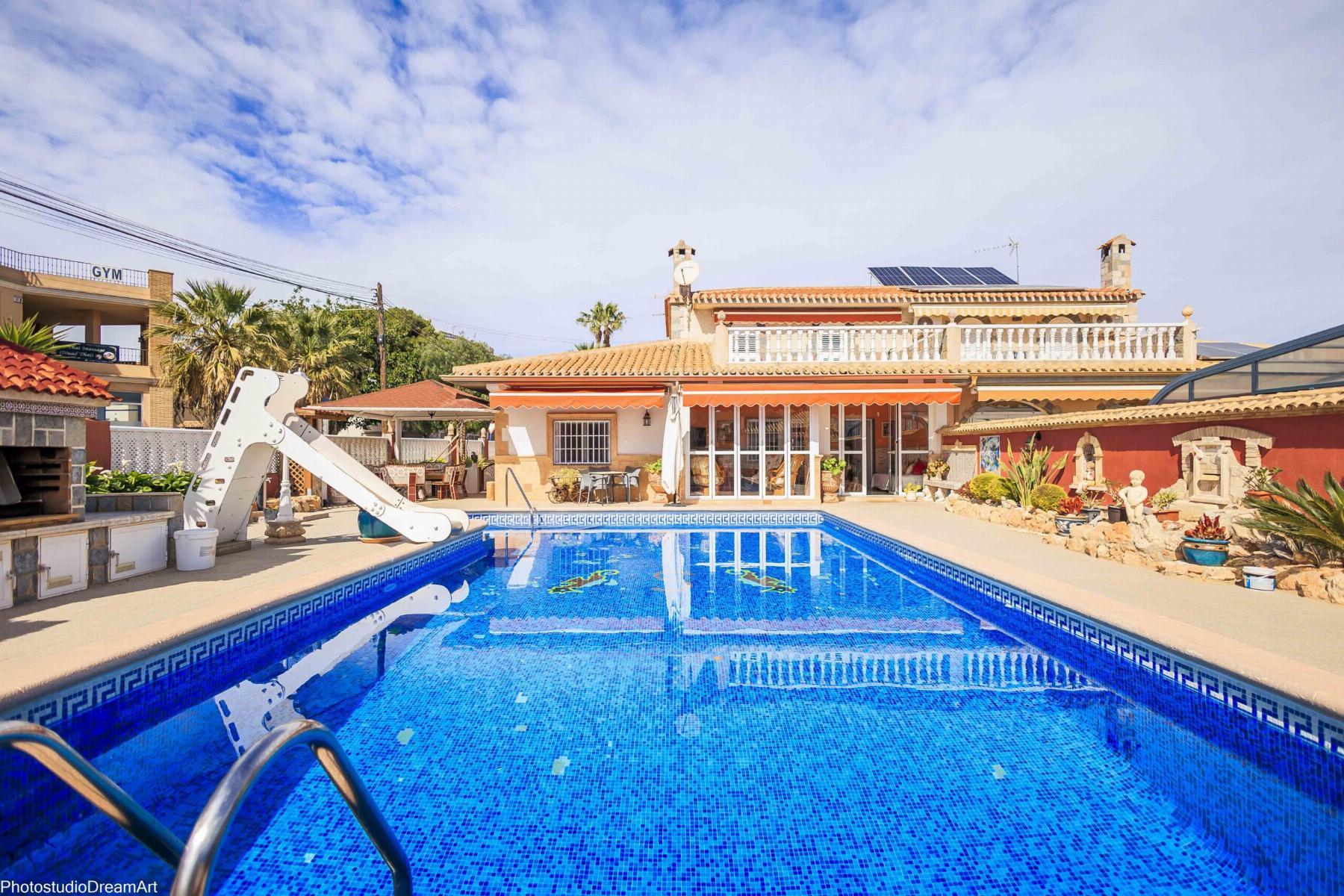Venta de chalet en Orihuela Costa