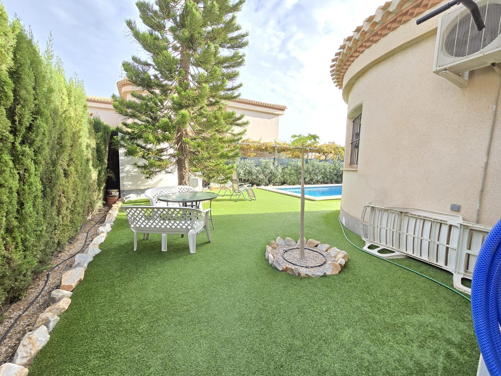 Venta de villa en Orihuela Costa