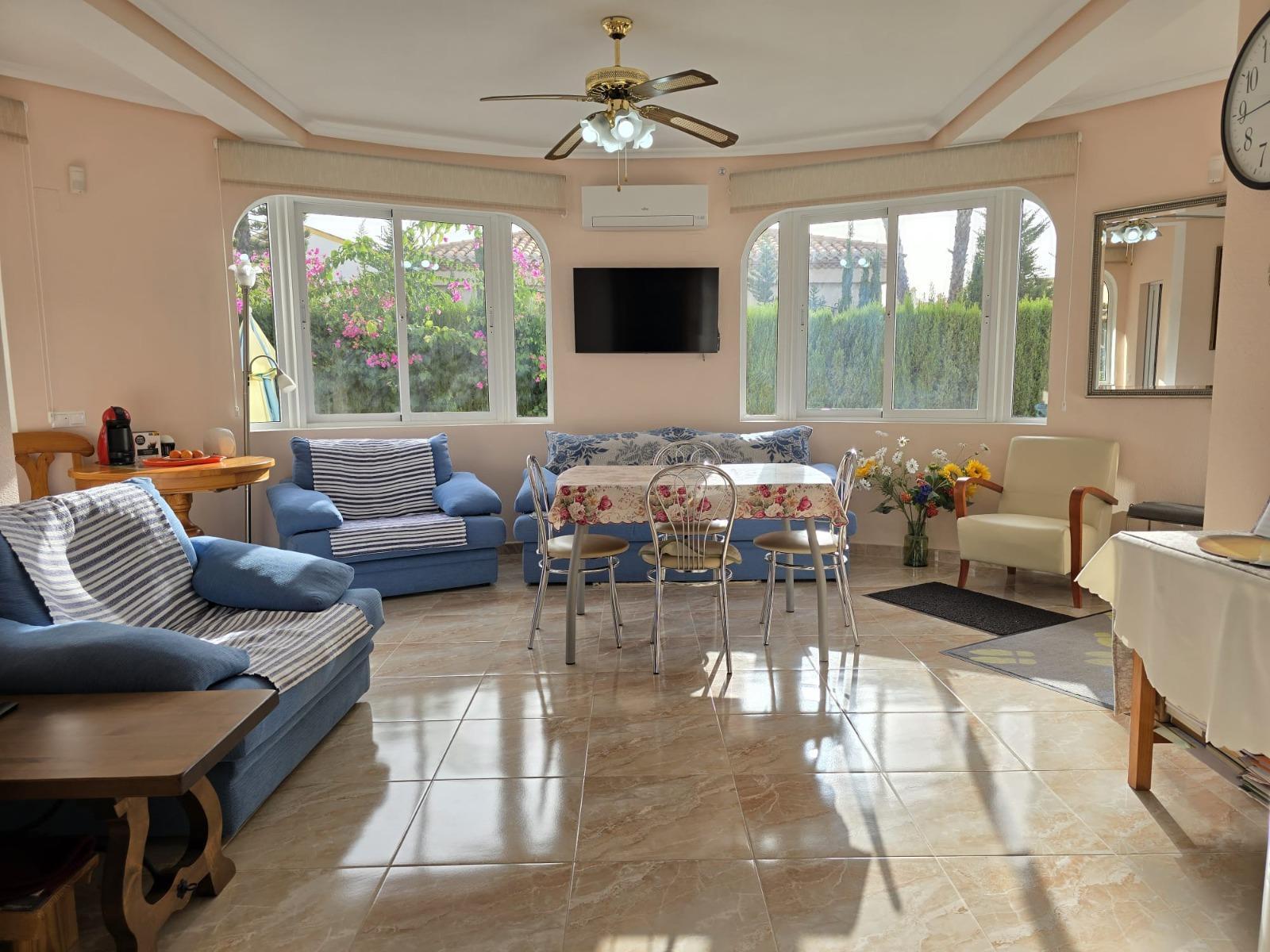Venta de villa en Orihuela Costa
