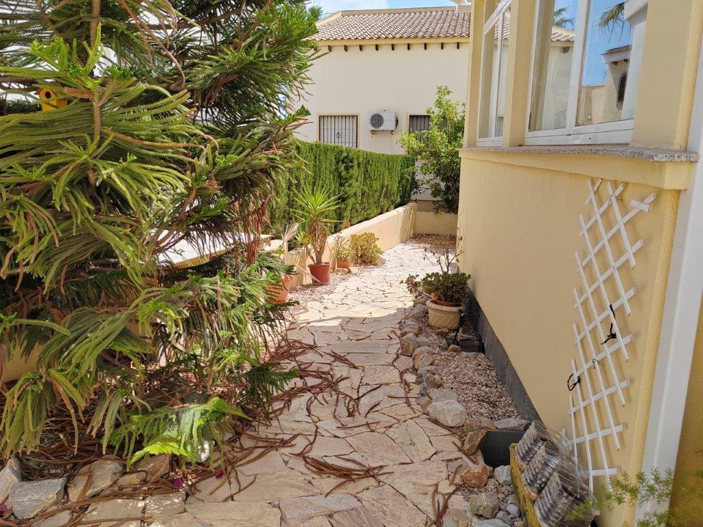 For sale of villa in Orihuela Costa