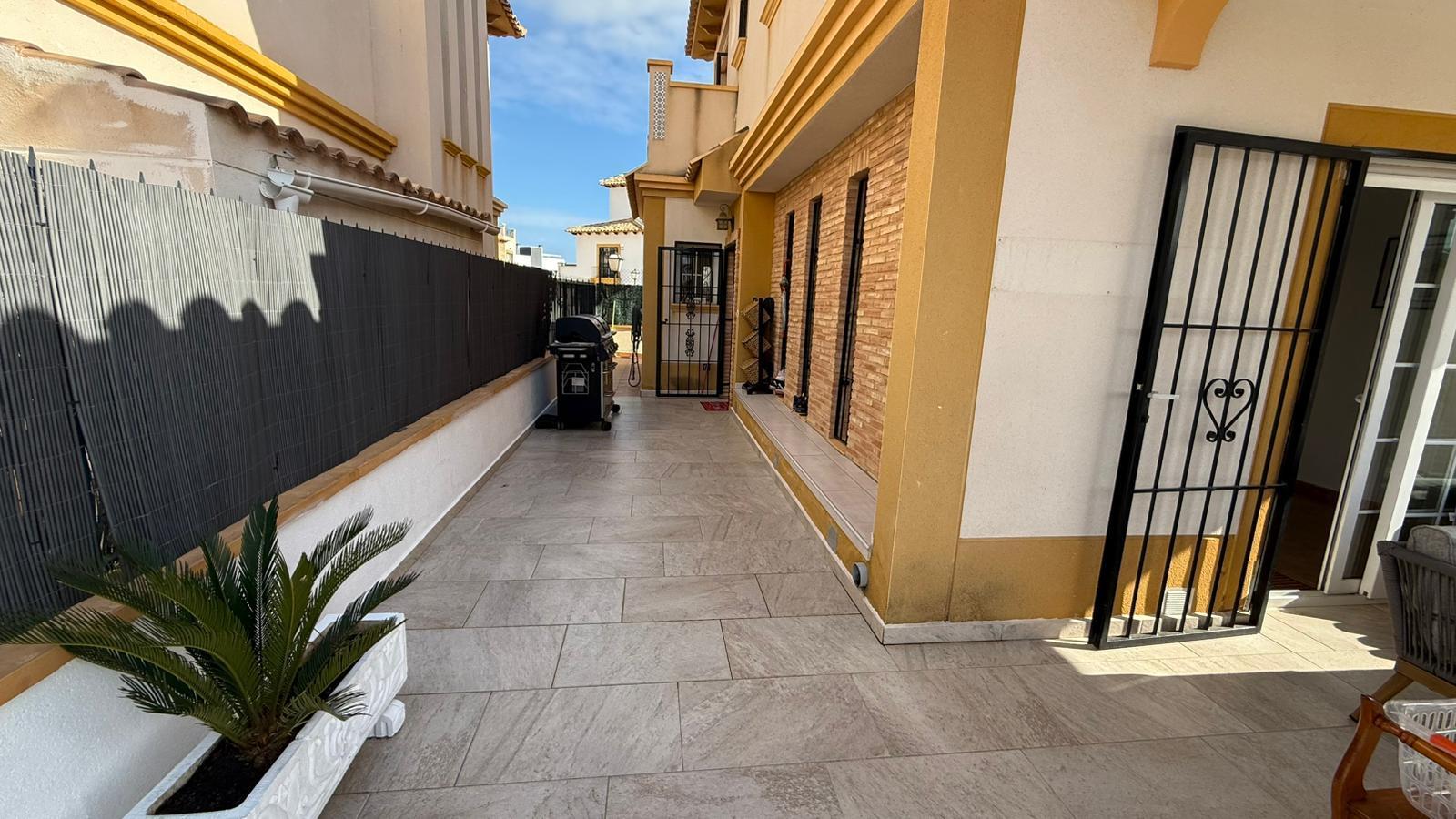 For sale of chalet in Orihuela Costa