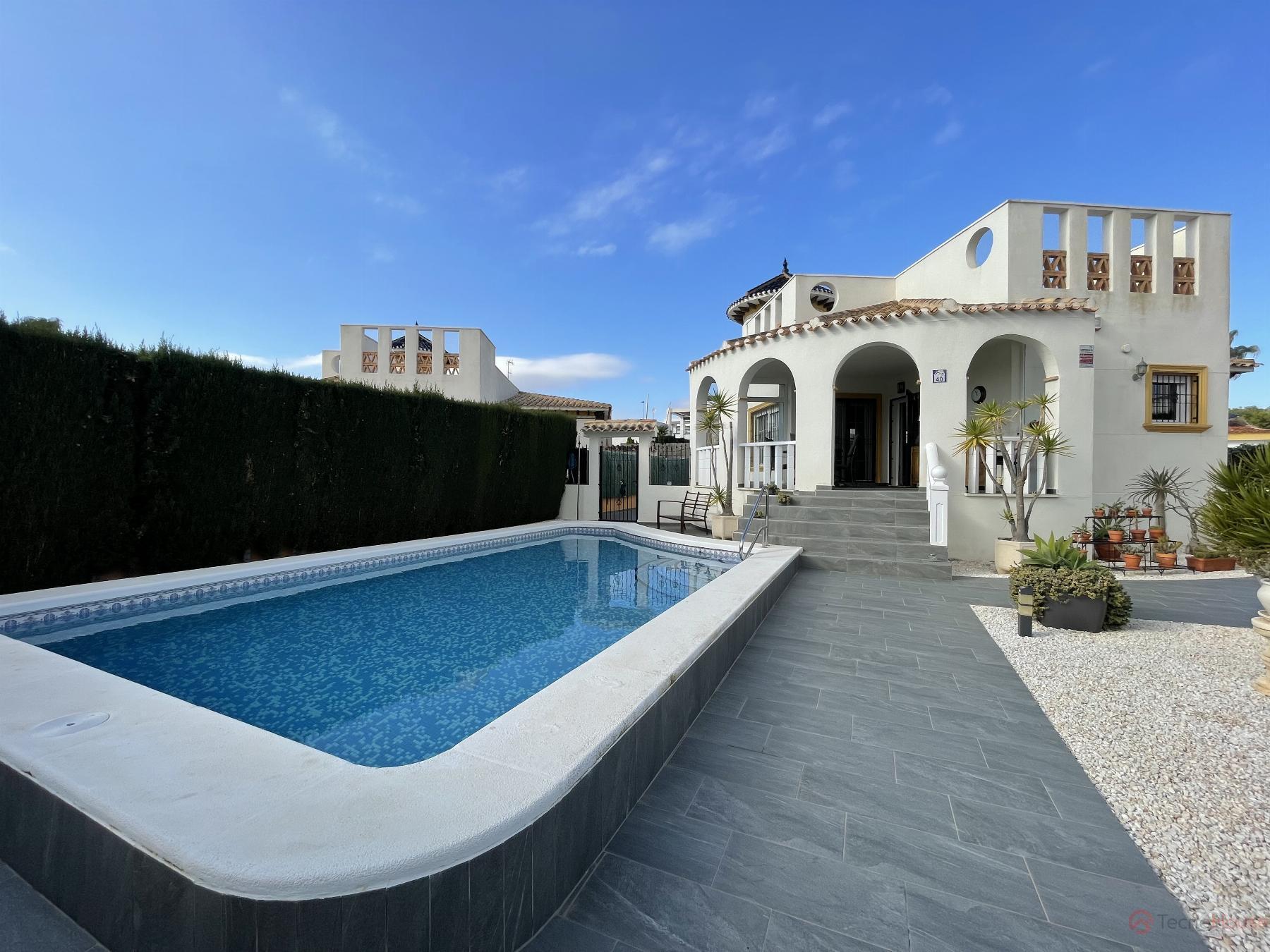 For sale of chalet in Orihuela Costa