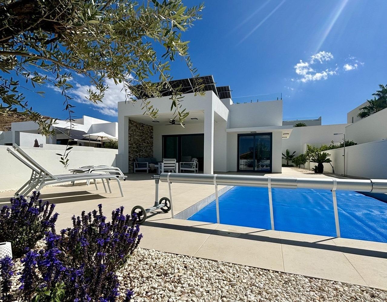 For sale of villa in Benijofar
