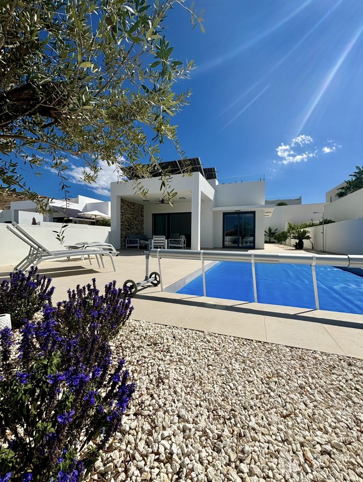 For sale of villa in Benijofar