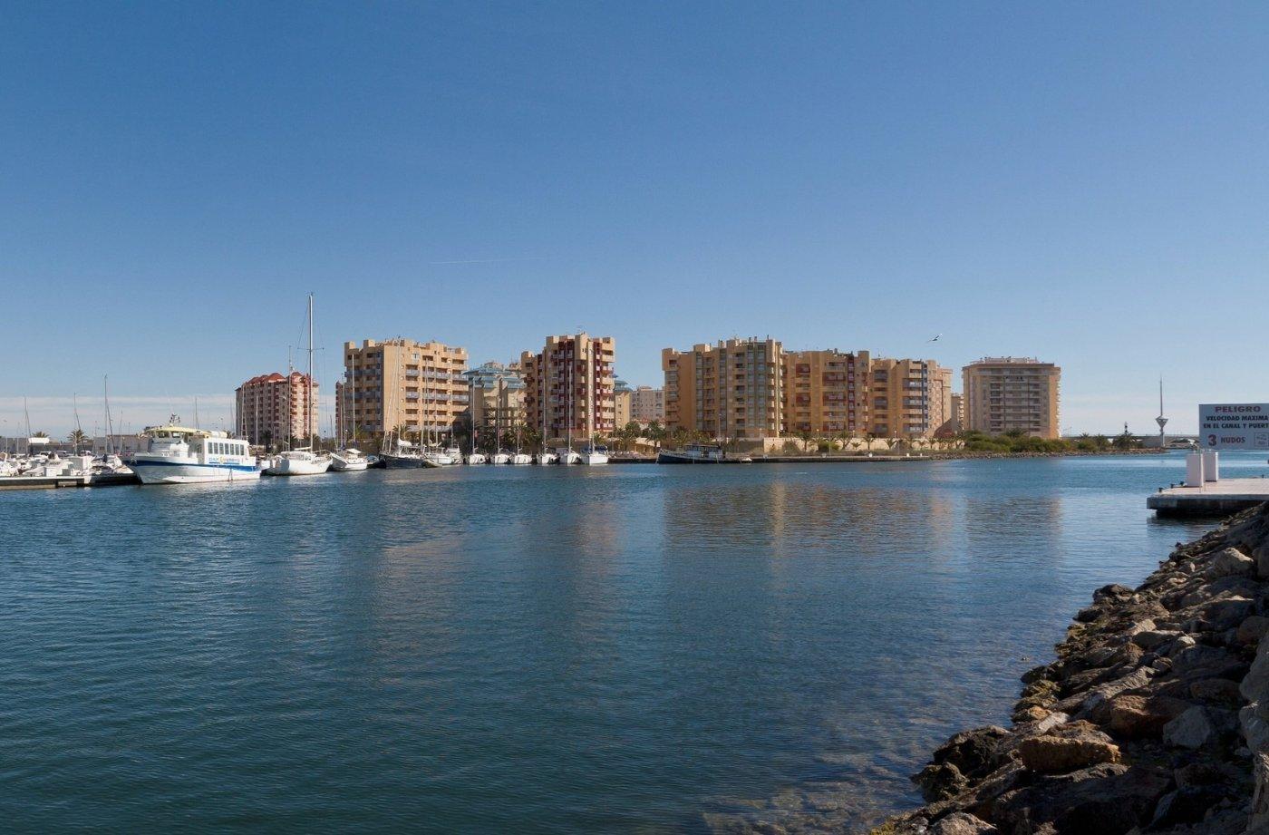 For sale of apartment in La Manga del Mar Menor
