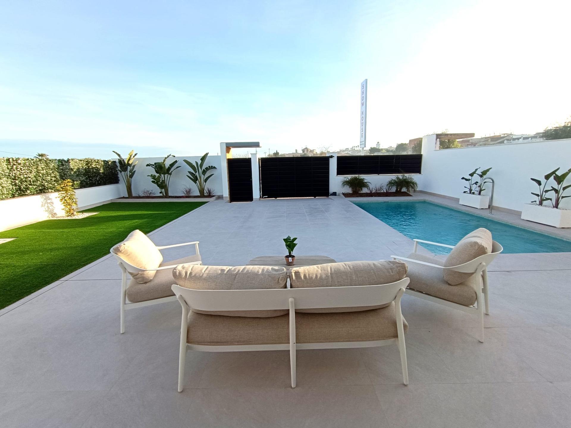 Venta de villa en Benijofar