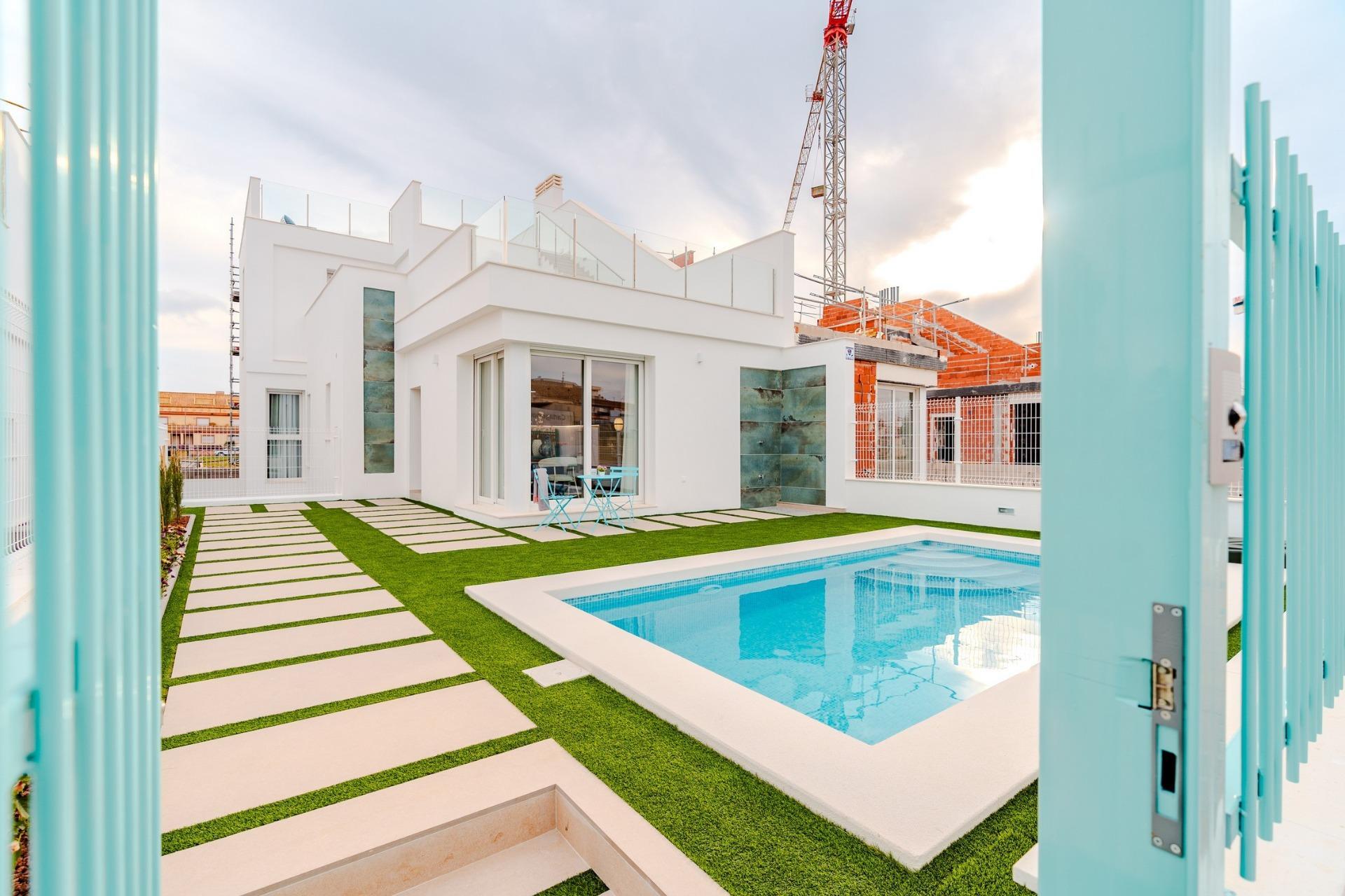 Venta de villa en Los Alcazares