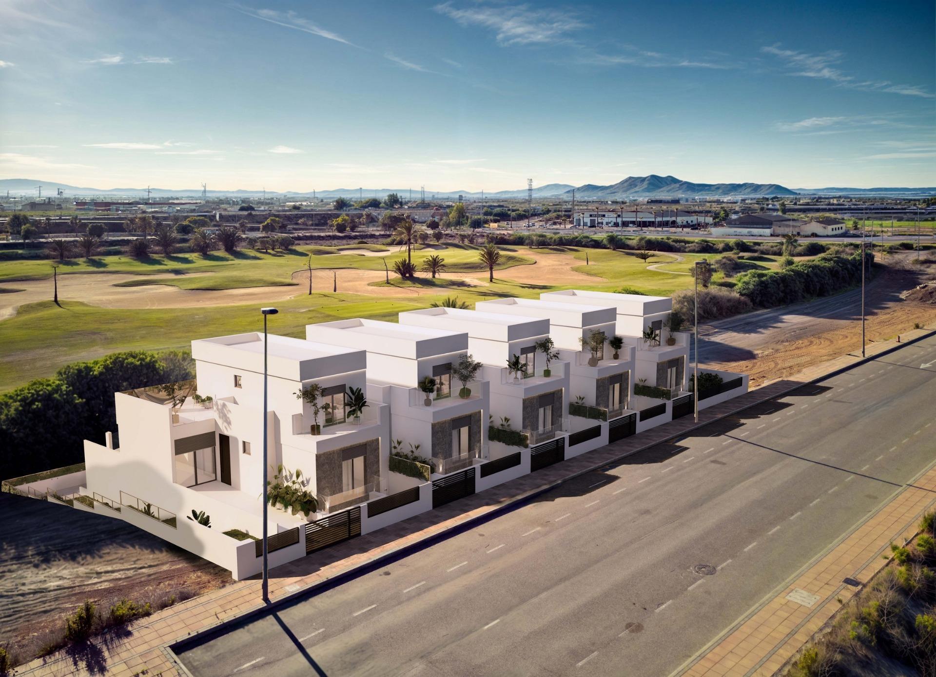 For sale of villa in Los Alcazares