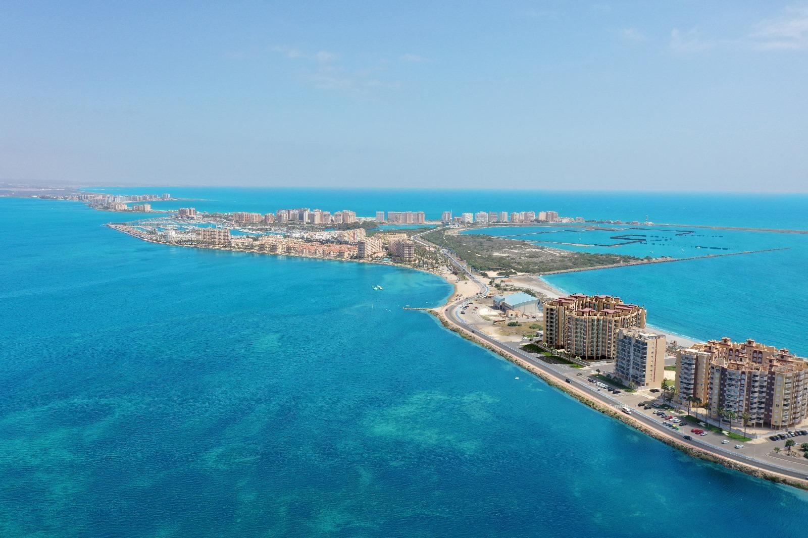 For sale of apartment in La Manga del Mar Menor