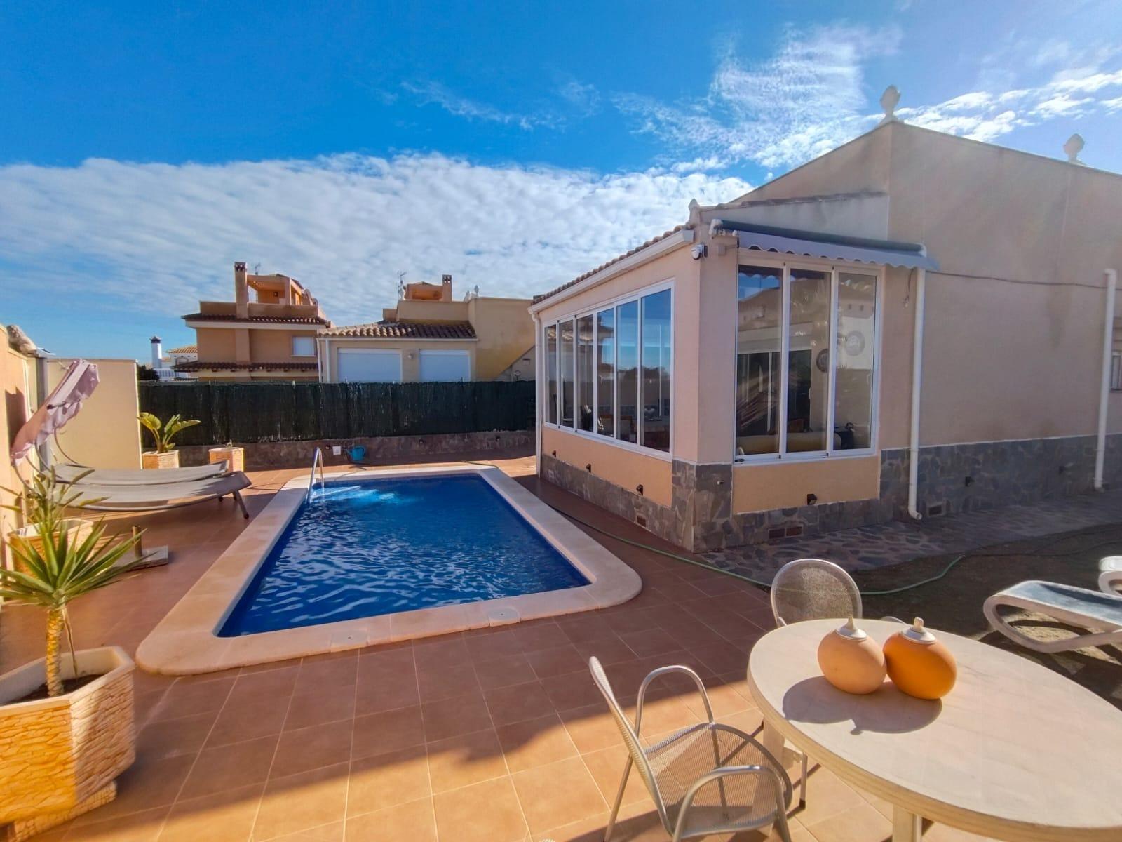 Venta de chalet en Orihuela Costa