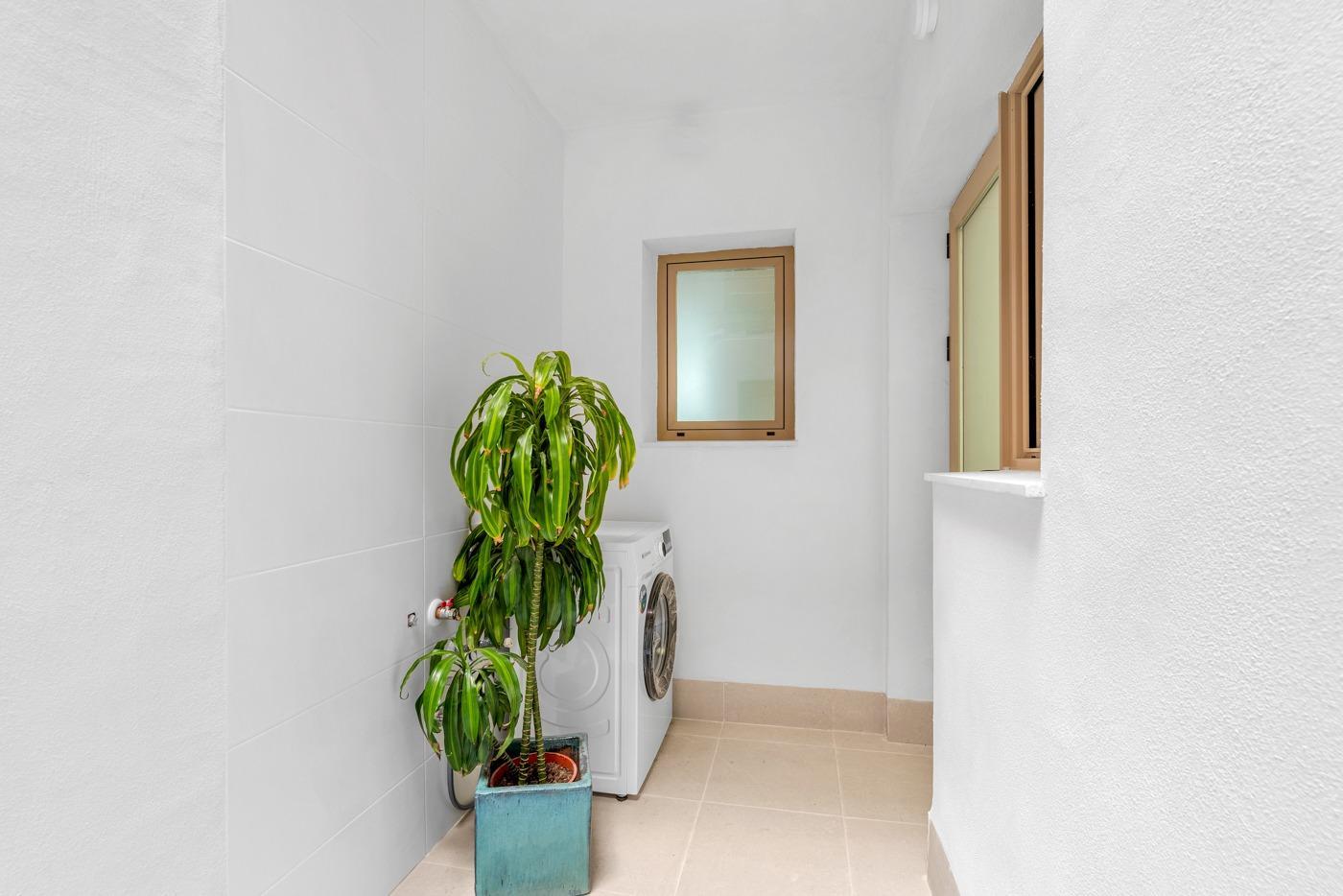 For sale of apartment in Jacarilla