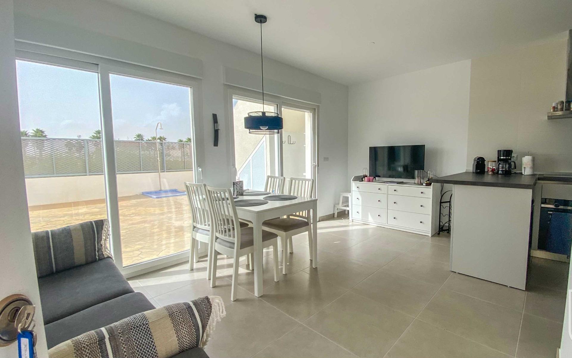 For sale of villa in Los Alcazares