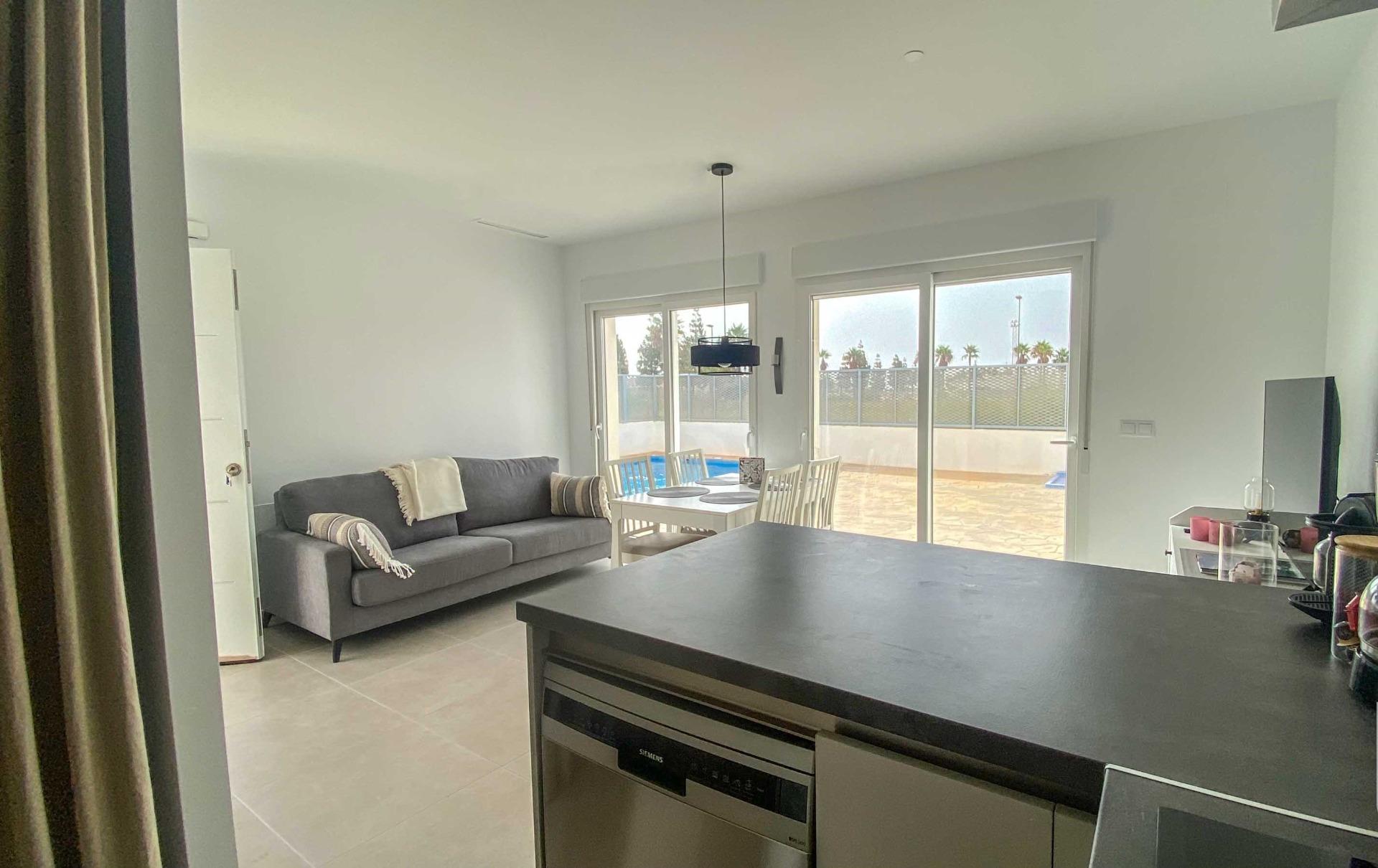 For sale of villa in Los Alcazares