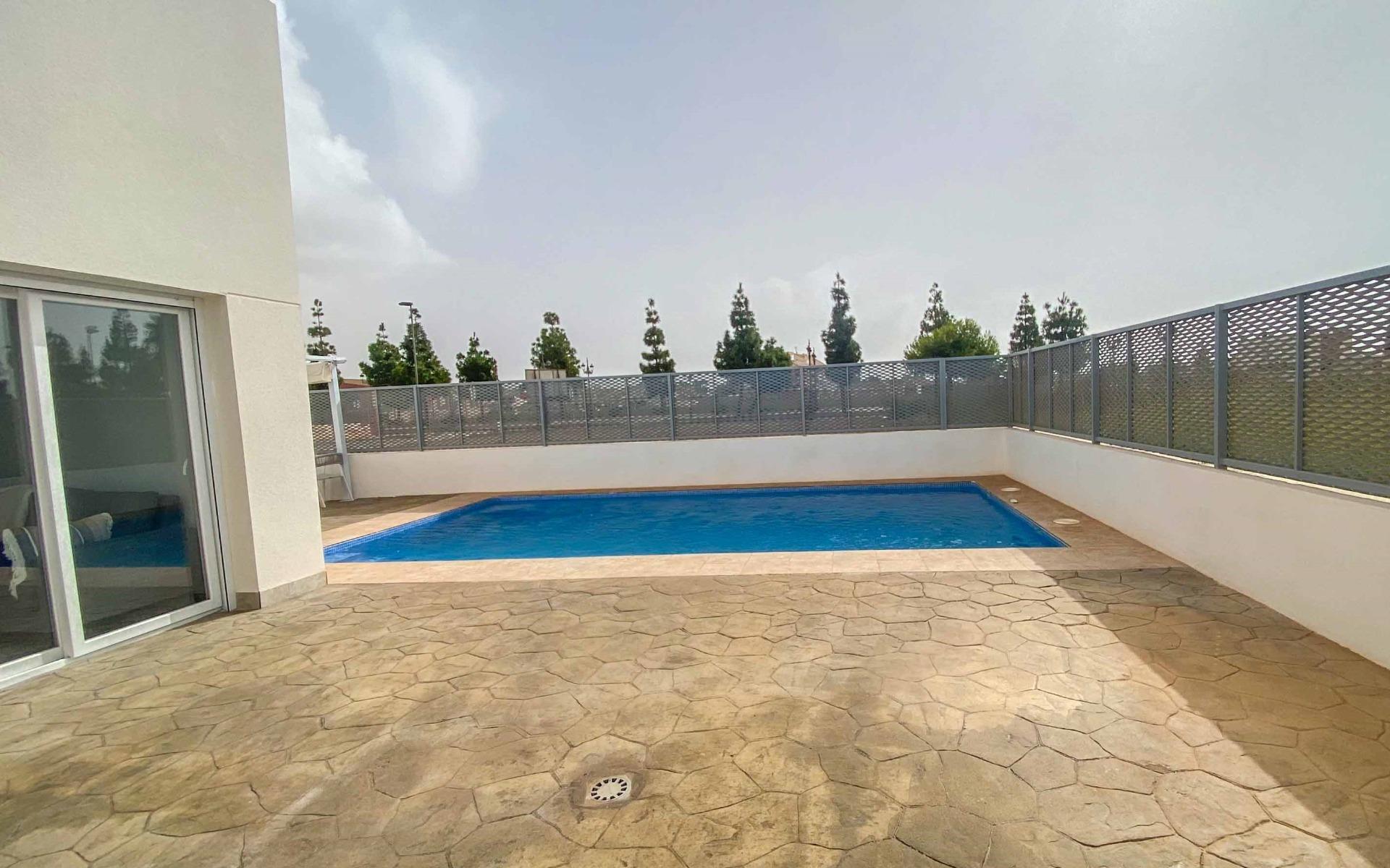For sale of villa in Los Alcazares