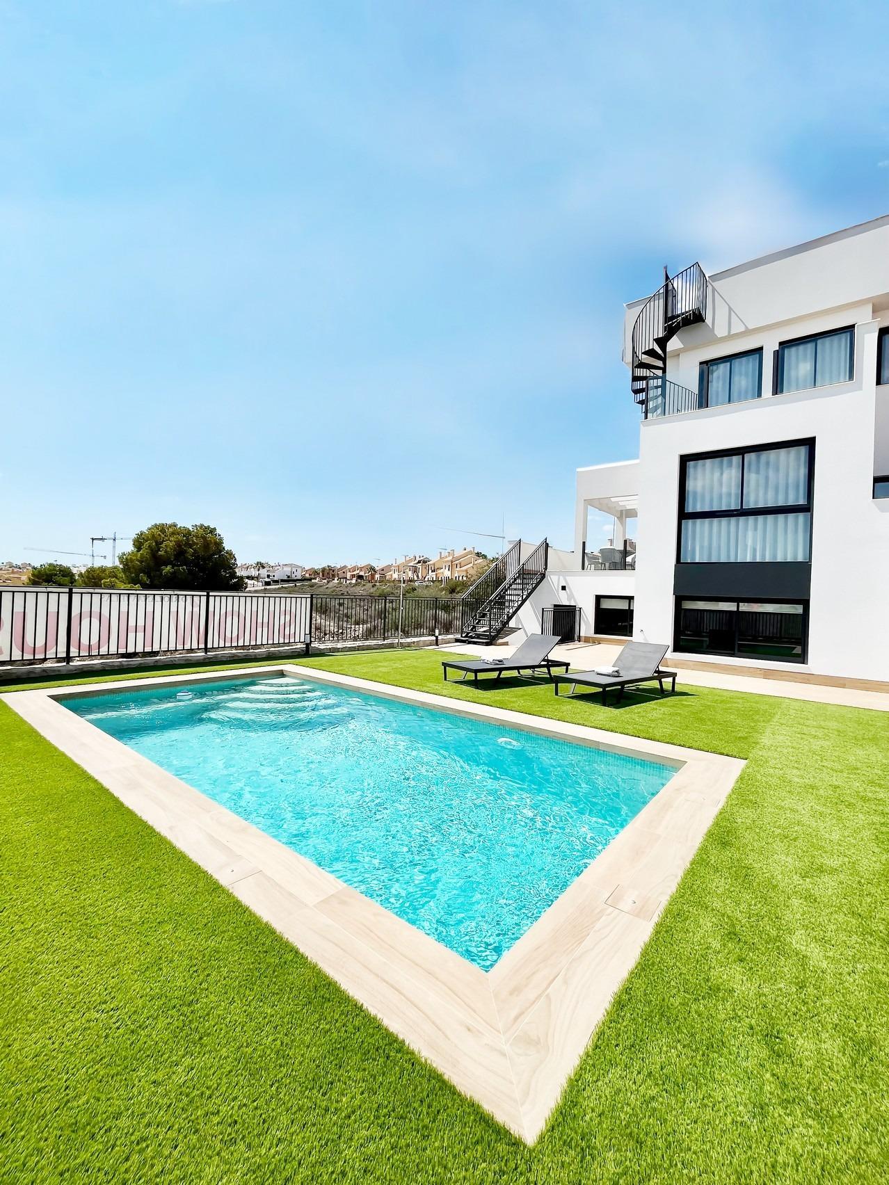 For sale of villa in Algorfa